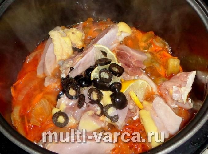 Солянка з куркою в мультиварці