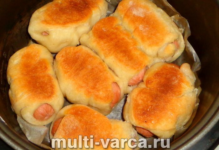 Сосиски в тісті в мультиварці