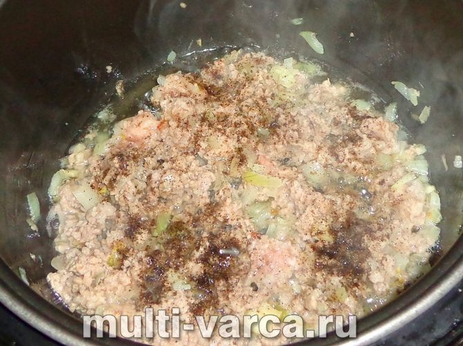 Спагеті з фаршем у мультиварці