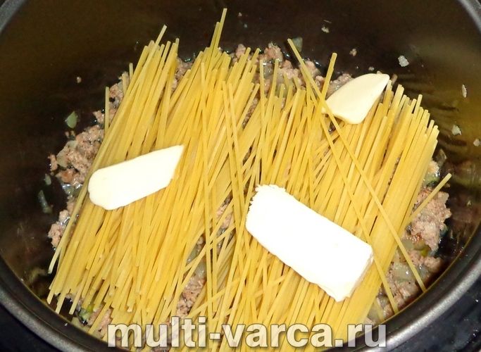 Спагеті з фаршем у мультиварці