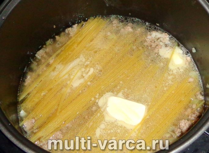 Спагеті з фаршем у мультиварці
