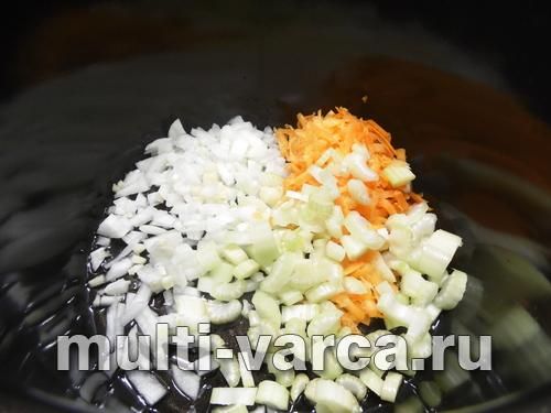 Субпродукти з овочами у вершковому соусі з пастою