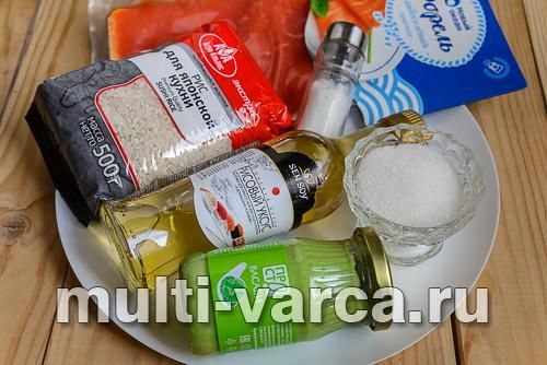 Суші-нігірі з червоною рибою