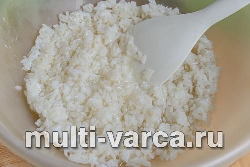Суші-нігірі з червоною рибою