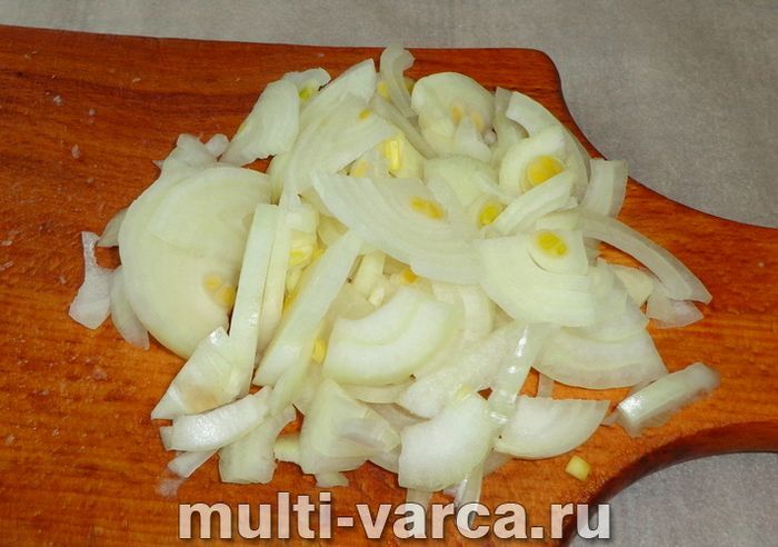 Свинина з чорносливом у мультиварці