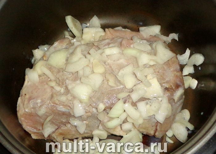 Свиняча вирізка в мультиварці