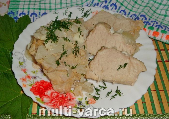 Свиняча вирізка в мультиварці