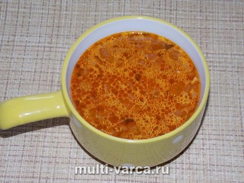 Томатний суп із сосисками