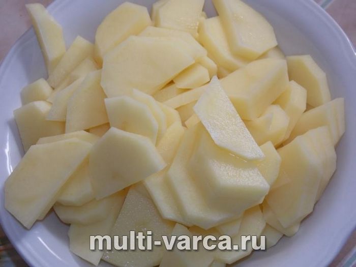 Томатний суп із сосисками