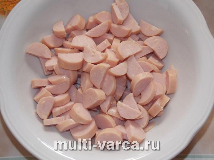 Томатний суп із сосисками