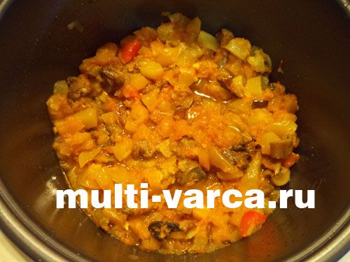 Тушковані гриби з овочами в мультиварці