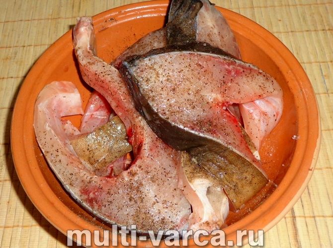 Тушонка з риби в мультиварці