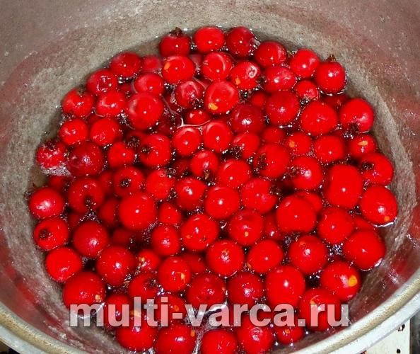 Варення з цілих плодів глоду