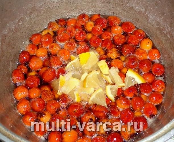 Варення з цілих плодів глоду