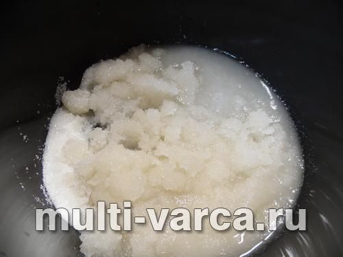 Варення з яблук із родзинками в мультиварці