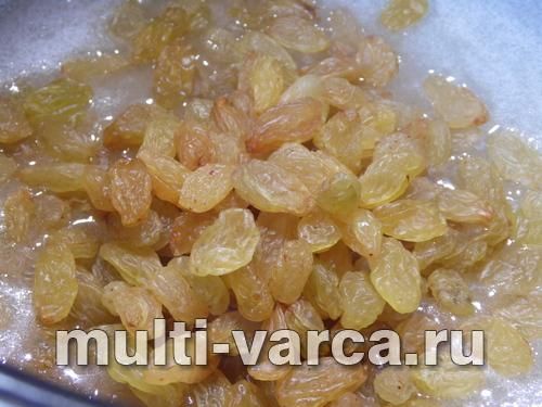 Варення з яблук із родзинками в мультиварці