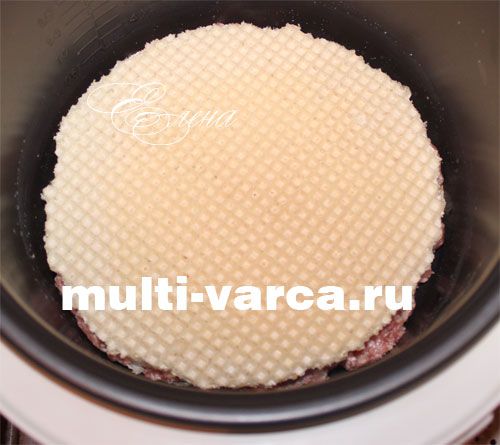 Запіканка з фаршем у мультиварці