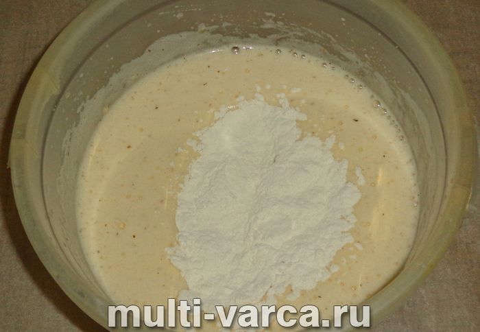 Бісквіт із горіхами в мультиварці