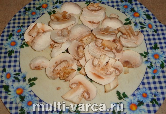 Булгур із куркою та грибами в мультиварці