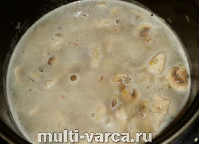 Булгур із куркою та грибами в мультиварці