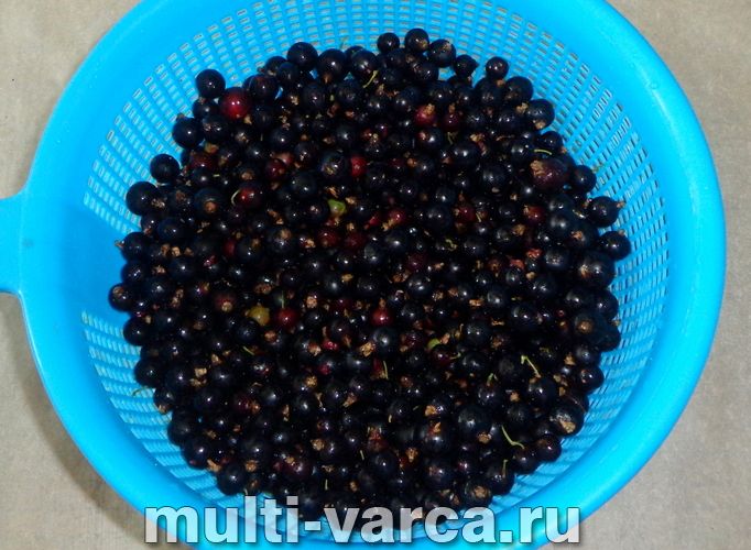 Джем із чорної смородини з корицею на зиму