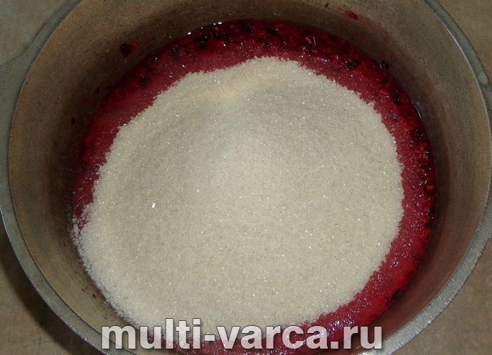 Джем із чорної смородини з корицею на зиму
