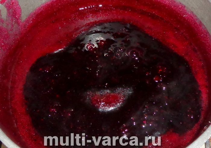 Джем із чорної смородини з корицею на зиму