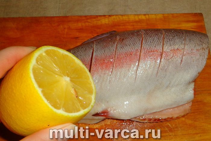 Форель запечена з картоплею