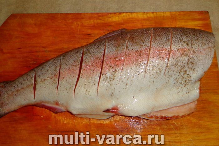 Форель запечена з картоплею
