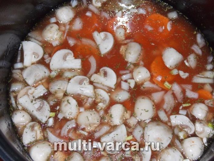 Гречаний суп із грибами