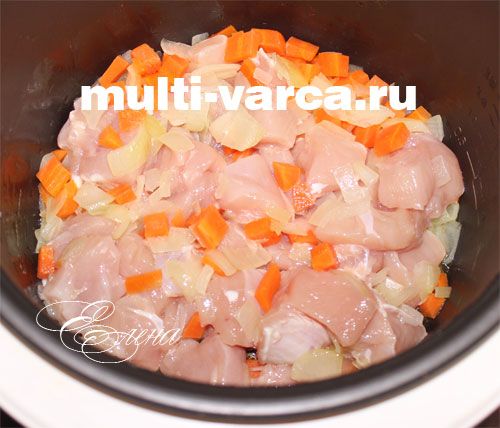 Гриби з куркою в мультиварці