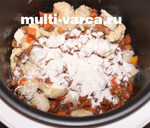 Гриби з куркою в мультиварці