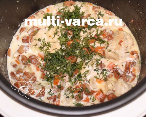 Гриби з куркою в мультиварці