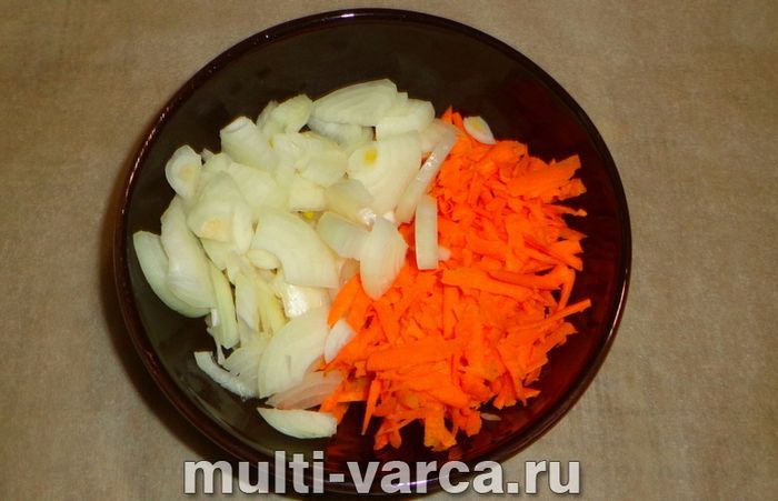 Грудка індички з овочами в мультиварці