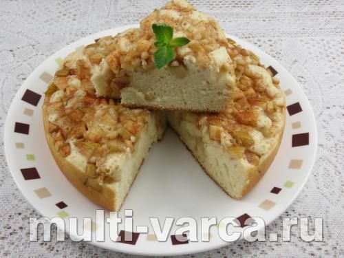 Яблучний пиріг із кедровими горіхами
