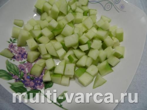 Яблучний пиріг із кедровими горіхами
