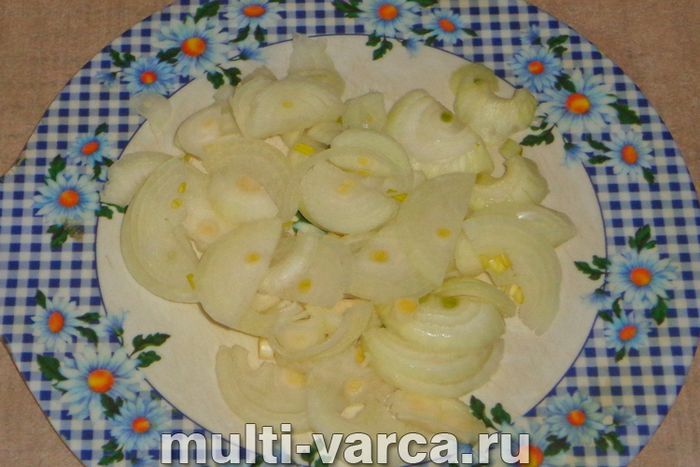 Яловичі ребра з картоплею в мультиварці