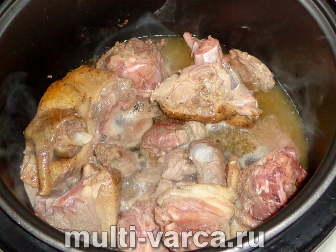 Качка з апельсинами в мультиварці