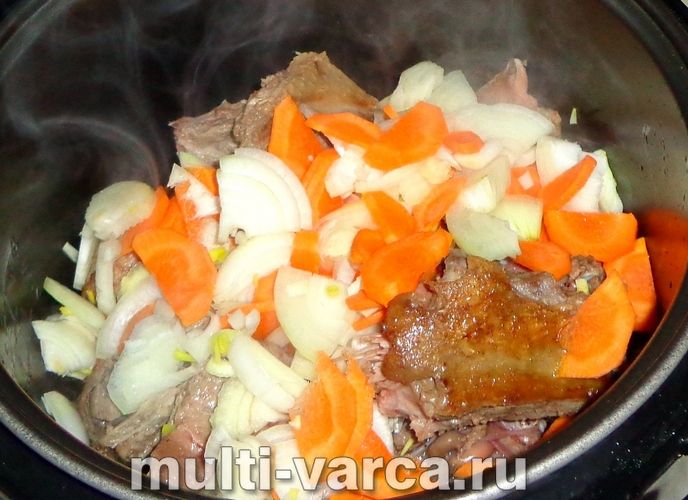 Качка з квашеною капустою в мультиварці