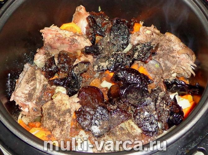 Качка з квашеною капустою в мультиварці