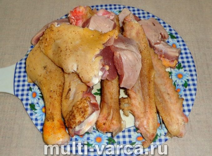 Качка з овочами в мультиварці
