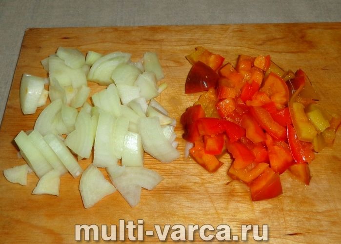 Качка з овочами в мультиварці