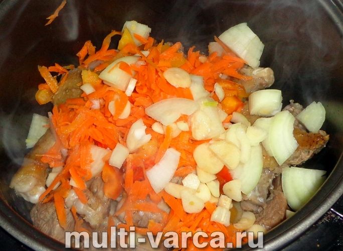 Качка з овочами в мультиварці