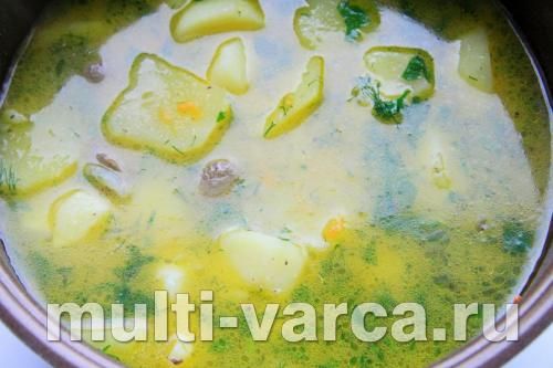 Картопля, тушкована з курячими сердечками