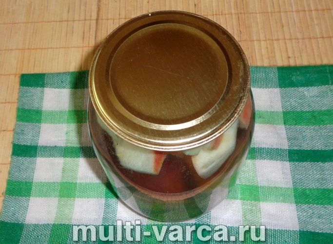 Компот із винограду та яблук на зиму