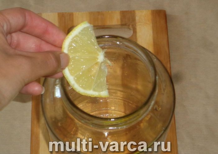 Компот з ірги на зиму