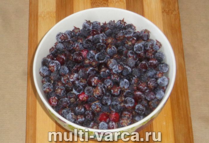 Компот з ірги на зиму