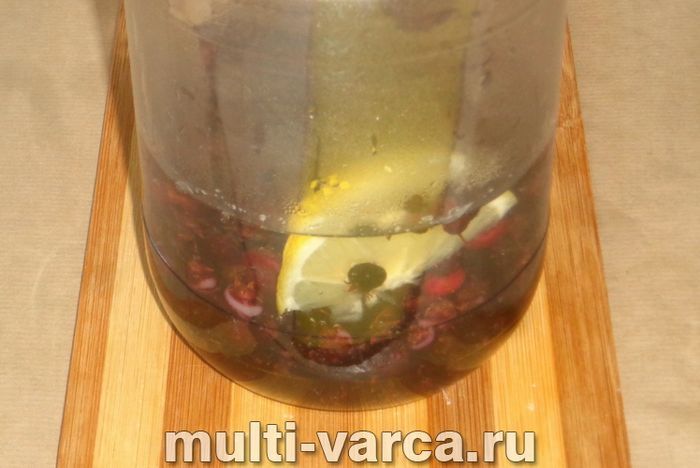 Компот з ірги на зиму