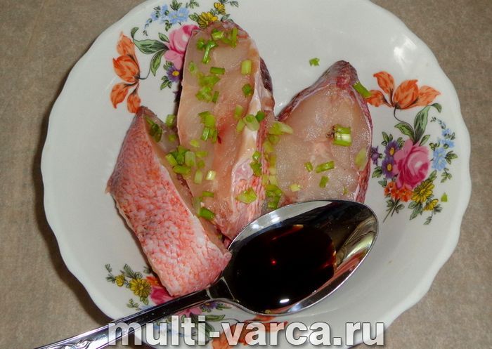 Морський окунь на пару в мультиварці