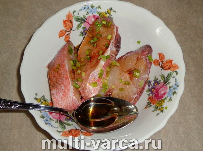 Морський окунь на пару в мультиварці